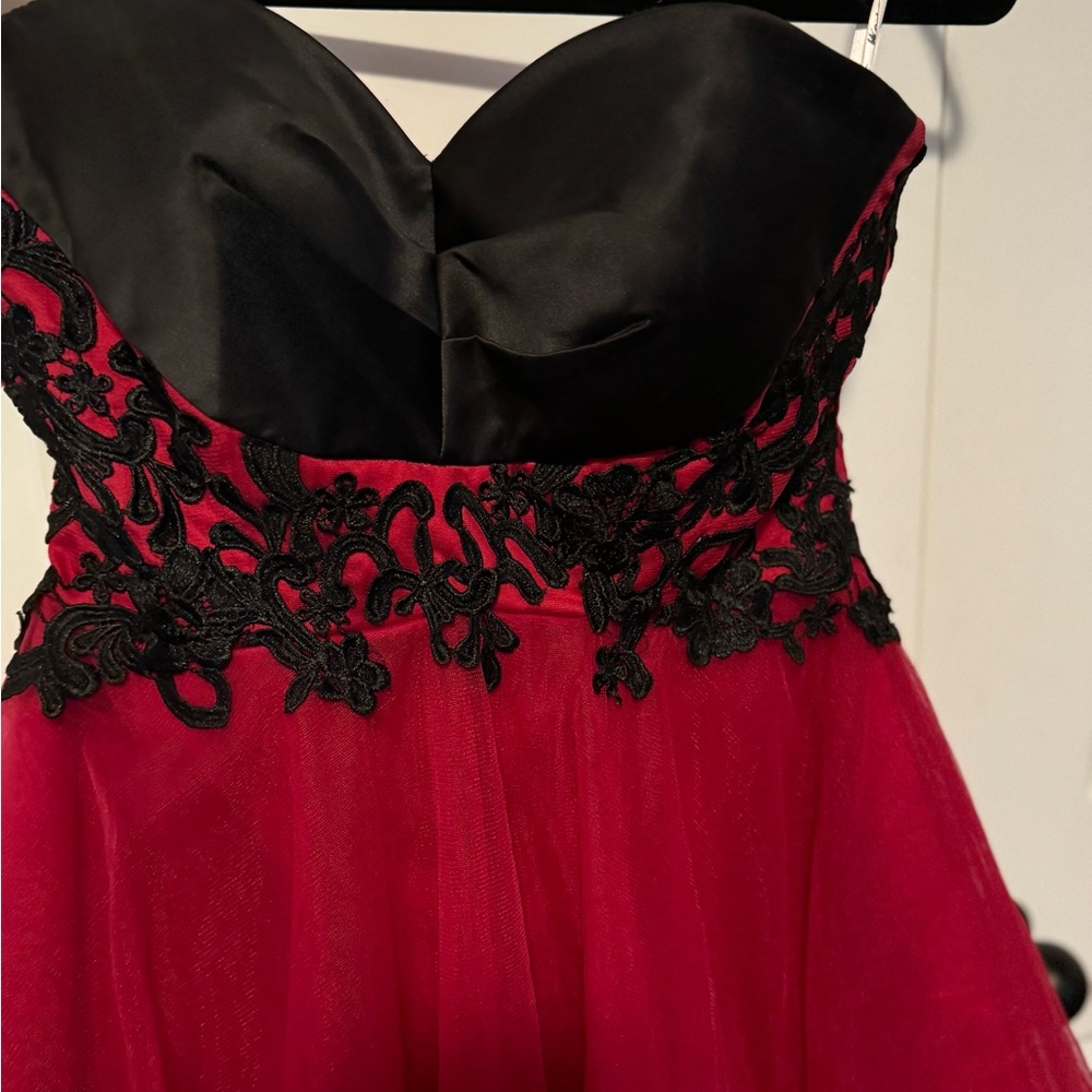 Black and red mini prom dress